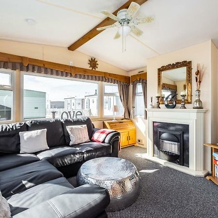 Caravan Beach Holiday Hotell Saint Osyth Exteriör bild