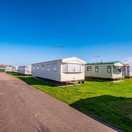 Caravan Beach Holiday Hotell Saint Osyth Exteriör bild
