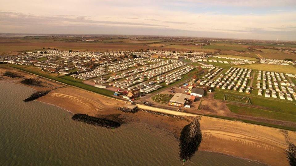 Caravan Beach Holiday Hotell Saint Osyth Exteriör bild