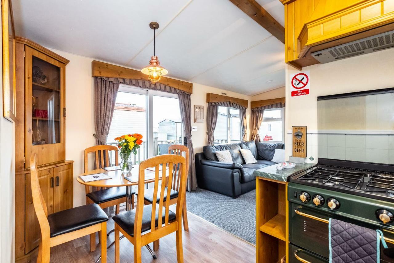Caravan Beach Holiday Hotell Saint Osyth Exteriör bild