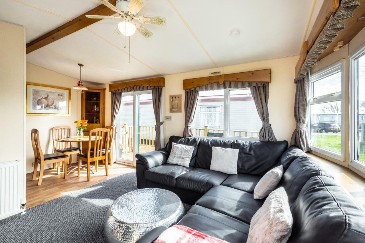 Caravan Beach Holiday Hotell Saint Osyth Exteriör bild