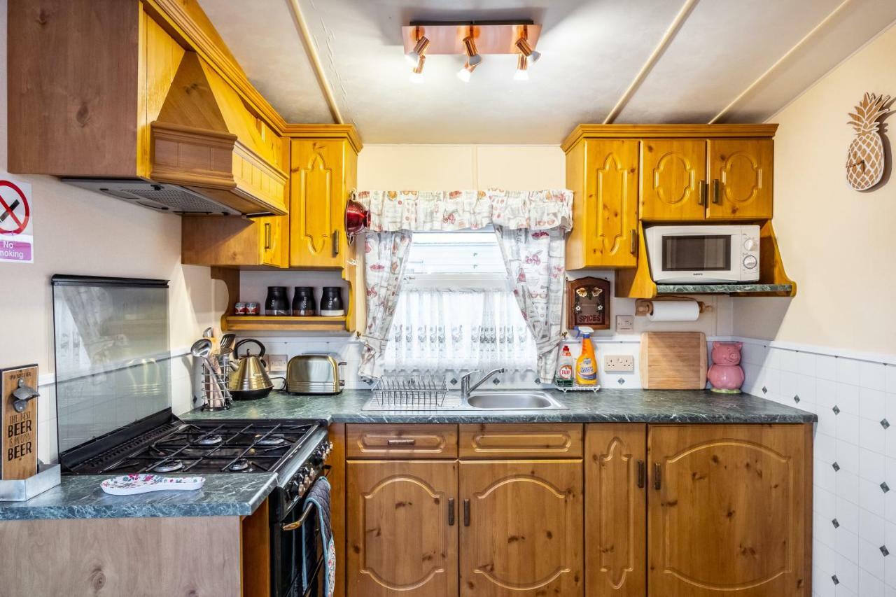 Caravan Beach Holiday Hotell Saint Osyth Exteriör bild