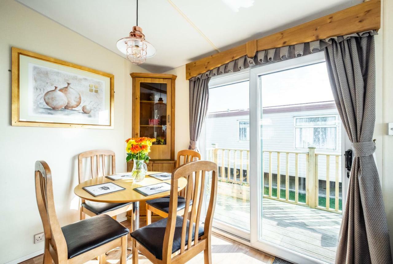 Caravan Beach Holiday Hotell Saint Osyth Exteriör bild