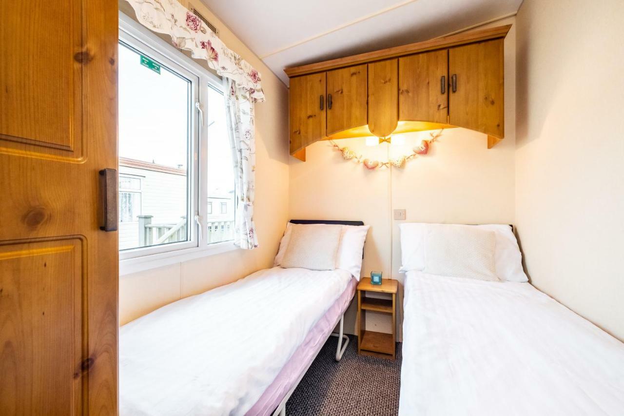 Caravan Beach Holiday Hotell Saint Osyth Exteriör bild