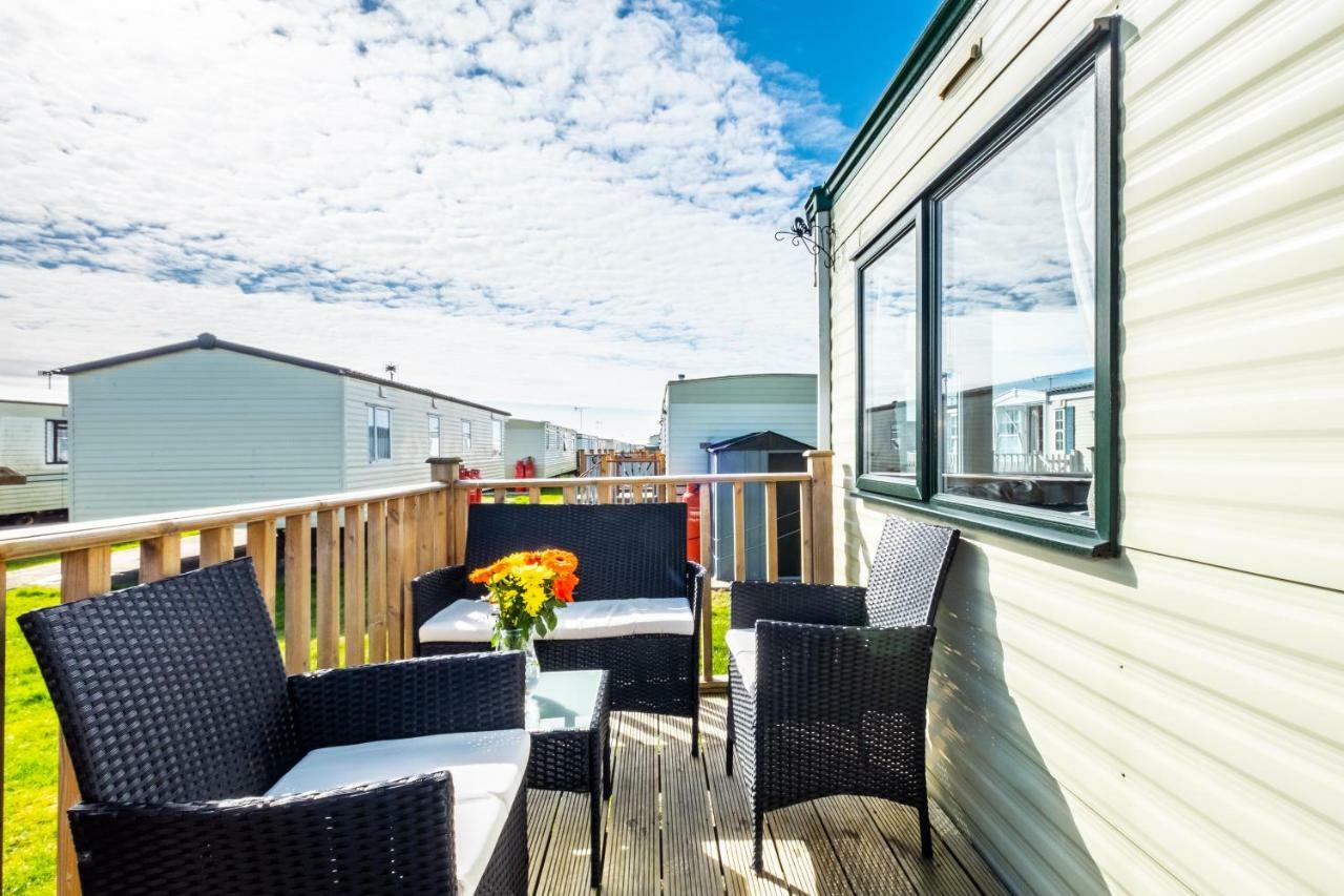 Caravan Beach Holiday Hotell Saint Osyth Exteriör bild