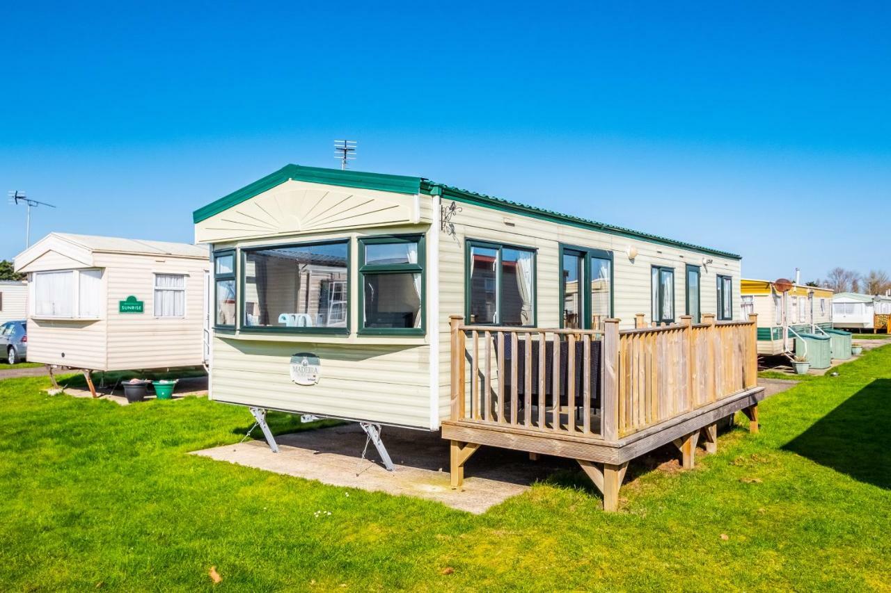 Caravan Beach Holiday Hotell Saint Osyth Exteriör bild